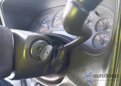 2004 Chevrolet Silverado 1500 Work Truck из США, поврежденный, VIN 1GCEC14V84Z325599